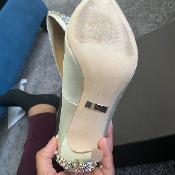 Badgley Mischka Heels ! - Picture 3 of 6